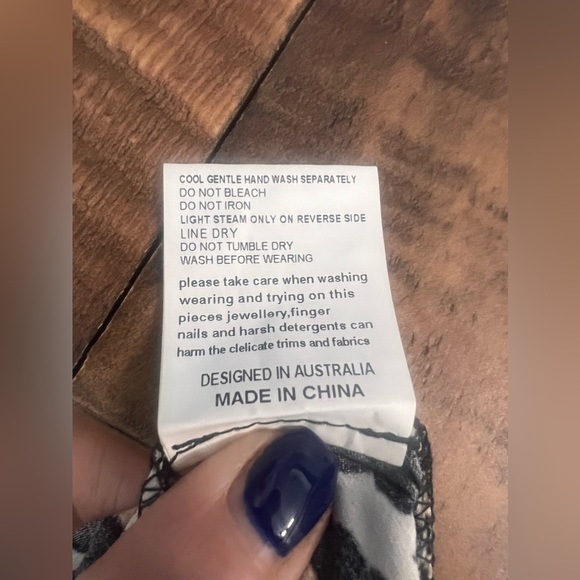 Leopard mini dress with pockets.  Size Small. - Picture 8 of 10